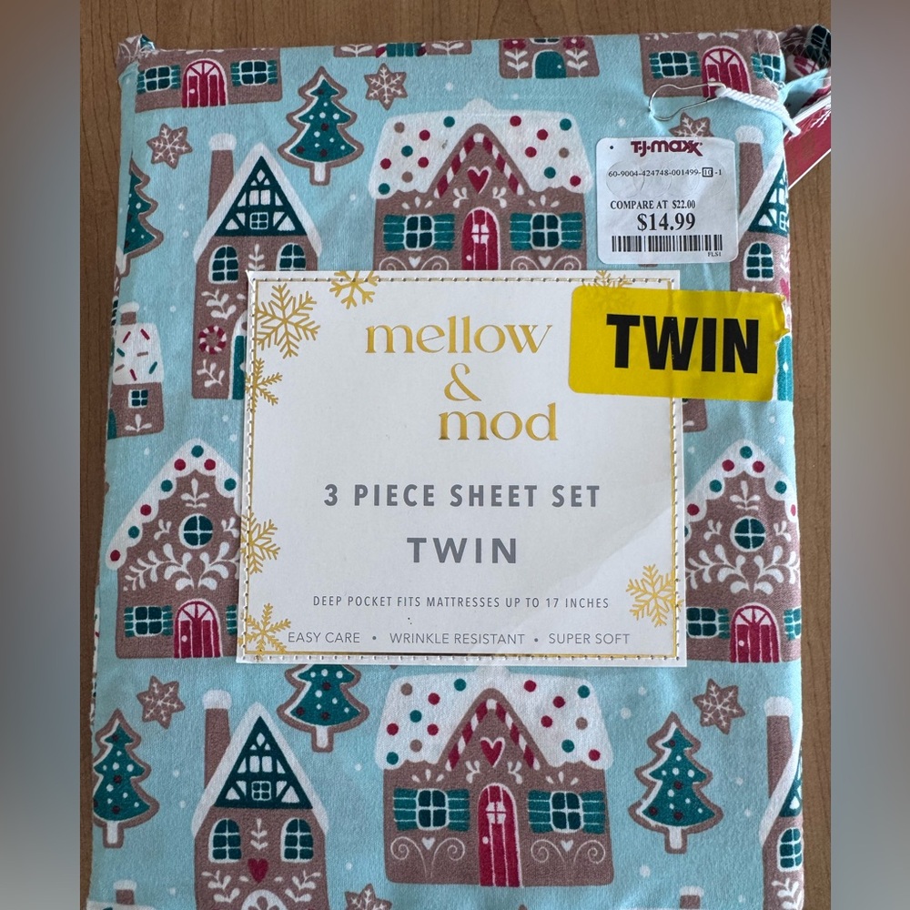 Festive Holiday Twin Sheet Set